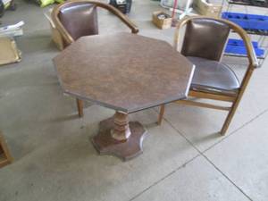 lot 131 image: Vintage 30 Octagon pedestal table ...