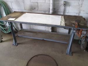 lot 133 image: Metal framed shop workbench approxi...