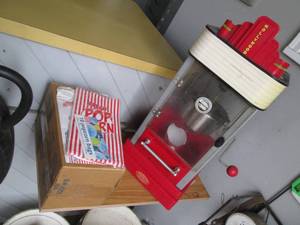 lot 134 image: Nostalgia Electrics popcorn machine...