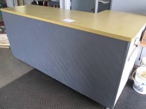lot 136 image: L-Shaped retail counter approximate...