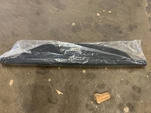 lot 17 image: Cargo Cover Retractable Trunk Shade for 2021 Hyundai Tuscon