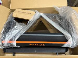 lot 41 image: Blackstone 22 Electric Tabletop Griddle