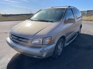2000 Toyota Sienna LE - 2 OWNERS