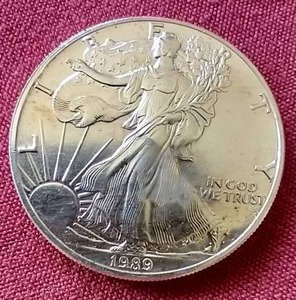 lot 55 image: 1989 U.S. 1 oz. Silver Eagle