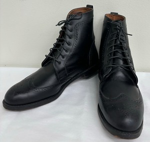 lot 4 image: Allen Edmonds Black Boots