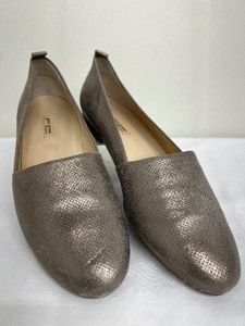 lot 113 image: Paul Green Silvery Gold Leather Loafers - Size 7 12