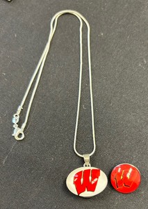 lot 44A image: University of Wisconsin Badgers Snaps with Sterling Silver Chain