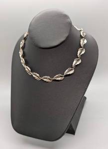 lot 112 image: Sterling Silver Leaf Necklace