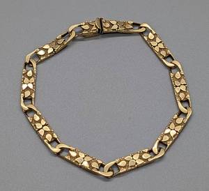 lot 21 image: 14k Yellow Gold Link Bracelet