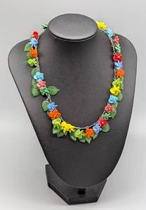 lot 50 image: Colorful Vintage Glass Flower Necklace