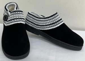 lot 105 image: Comfy Clark Fleece Lined Slippers, NEW