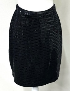 lot 184 image: St. John Separates Black Knit Skirt