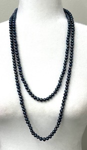 lot 198 image: Dyed Freshwater Pearl Necklace