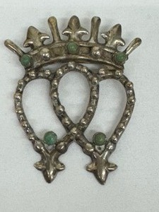 lot 221A image: Vintage Silver Scottish Luckenbooth Brooch