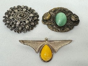 lot 223A image: Three Vintage Brooches