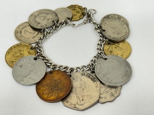 lot 200A image: Vintage Foreign Coin Charm Bracelet
