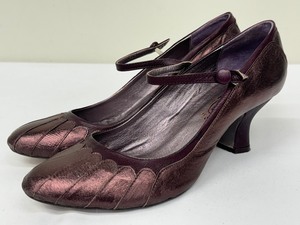 lot 142 image: Poetic Licence Pumps