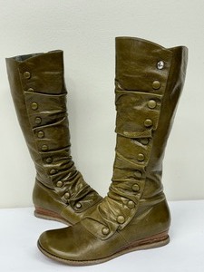 lot 125 image: Miz Mooz Bobbie Mid Calf Boots