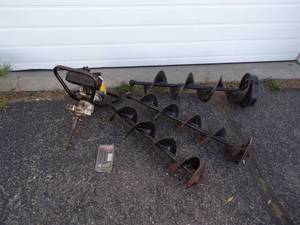 lot 13 image: Jiffy Ice auger with 3 Augers Starts and Runs