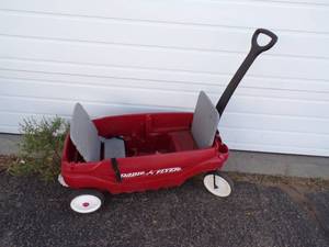 lot 24 image: Radio Flyer Wagon with 2 Seats