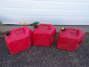 lot 26 image: 3 Gas Cans
