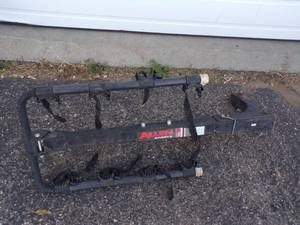 lot 27 image: 4 Bike Receiver Hitch Carrier