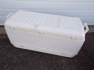 lot 29 image: Large Cooler with Hinges and latch recently replaced