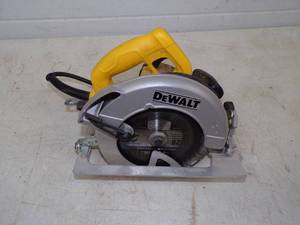 lot 41 image: Dewalt Circular Saw