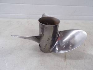 lot 51 image: Mercury Marine Laser II Prop 48-16994  24P