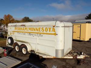lot 2 image: 6.5 x 17.5 Enclosed Trailer  Cattle Trailer