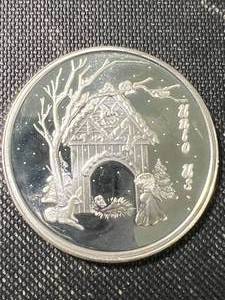 1 TROY OZ .999 FINE SILVER 2013 HOLIDAY ROUND