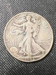 1945-S US WALKING LIBERTY HALF DOLLAR