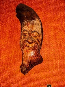 lot 11 image: Vintage Face Wood Carving Measuring 16 Inches