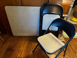 lot 38 image: Samsonite Folding Chairs And Card Table