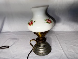 lot 68 image: Hand Painted Milk Glass Lamp 10 Inches Tall