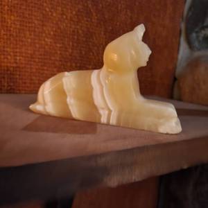 lot 21 image: Alabaster Carving Of Sphinx Of Memphis Measuring 6 Inches