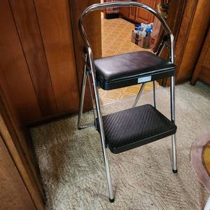 lot 42 image: Padded Seat Step Stool