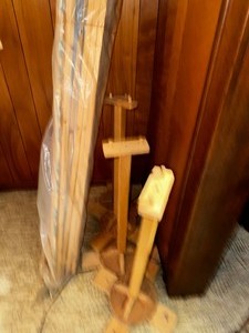 lot 94 image: Wooden Quilt Frame And Stands