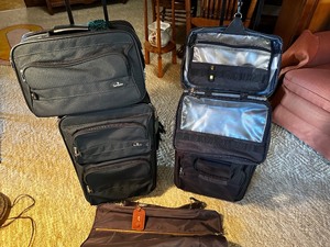 lot 103 image: Samsonite Luggage Sets Two Rollers, Two Carry-Ons And A Garment Bag