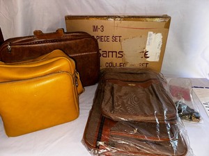 lot 106 image: Three Piece Set Samsonite Special Collection And Two Vintage Suitcases