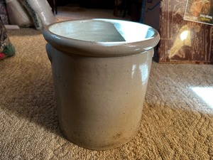 lot 114 image: Vintage Crock Measuring 13 Tall, 12 Inches Wide
