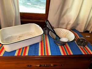 lot 136 image: Vintage Enameled Pan, Strainer And Miscellaneous Kitchen Tool