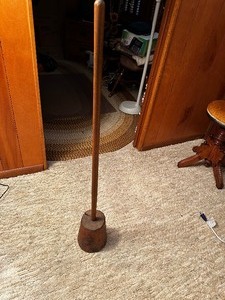 lot 141 image: Old 41 Inch Primitive Wood Wooden Butter Churn Country Handmade Mint Condition