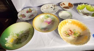 lot 82 image: Variety Of Vintage And Antique Hand Painted Serving Bowls As Seen In Photos