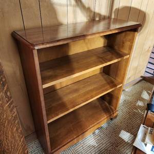 lot 304 image: Solid Wood Vintage Bookcase with Three Shelves