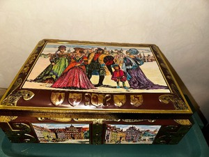 lot 158 image: Antique Germany E Otto Schmidt Big Tin Box Measuring 17 x 12 x 6
