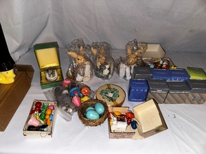 lot 168 image: Variety of Easter and Spring Decorations