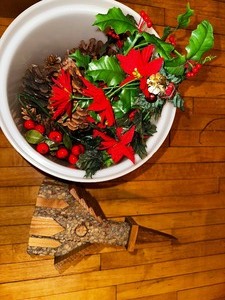 lot 169 image: Antique Holiday Decorations as seen in photos