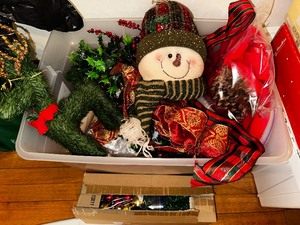 lot 170 image: Bin of Various Christmas Decorations