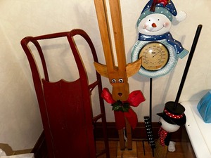 lot 172 image: Vintage Sled, Wood Reindeer and Snowman Outdoor Decorations